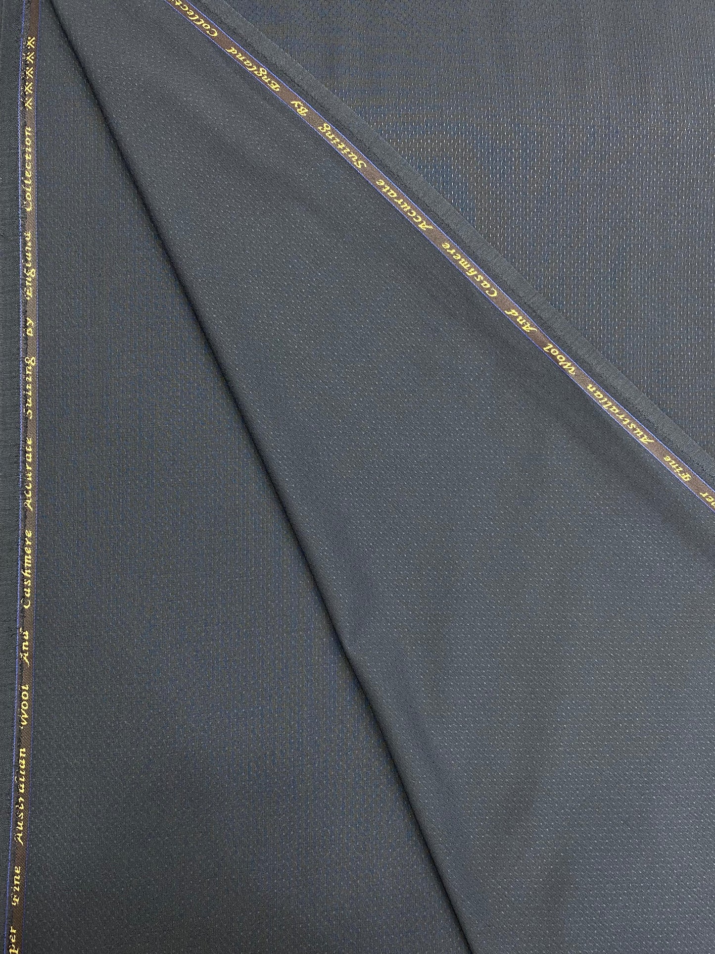 Imported Wash & Wear || Dotted Design C-3